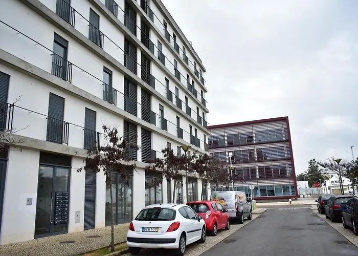 Bright Apartment Next To Main Avenue And Marina #1870